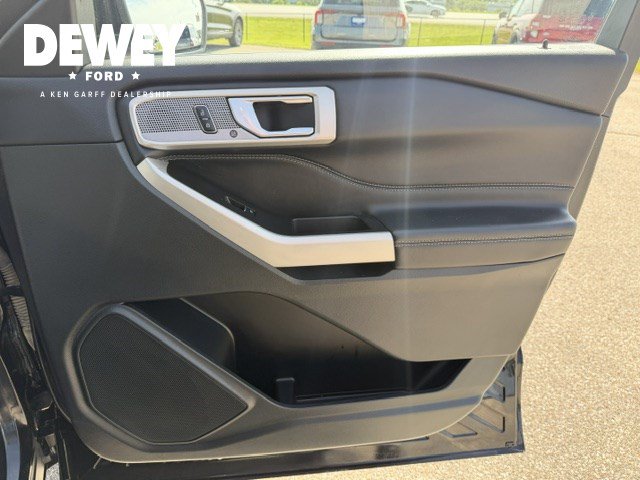 Certified 2023 Ford Explorer Limited w/ Equipment Group 301A AWD/4WD image 37