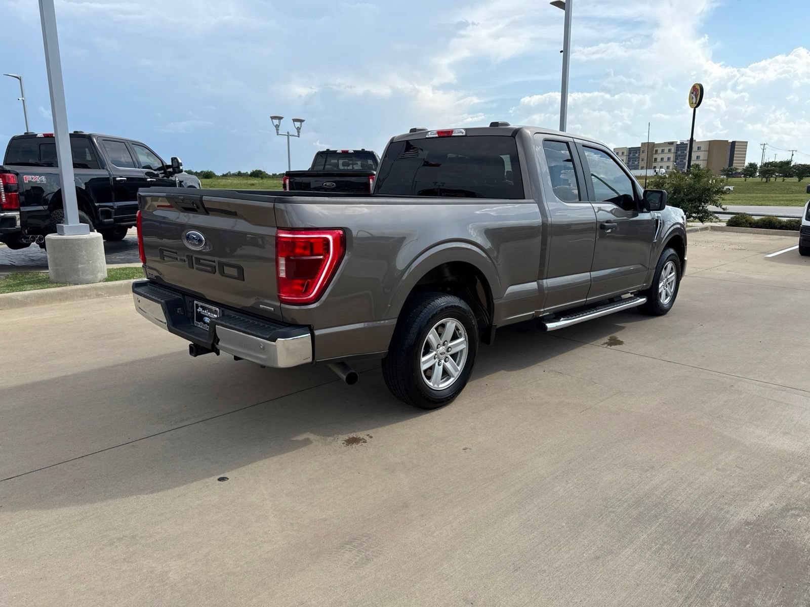 Certified 2022 Ford F150 XLT w/ Trailer Tow Package RWD image 6