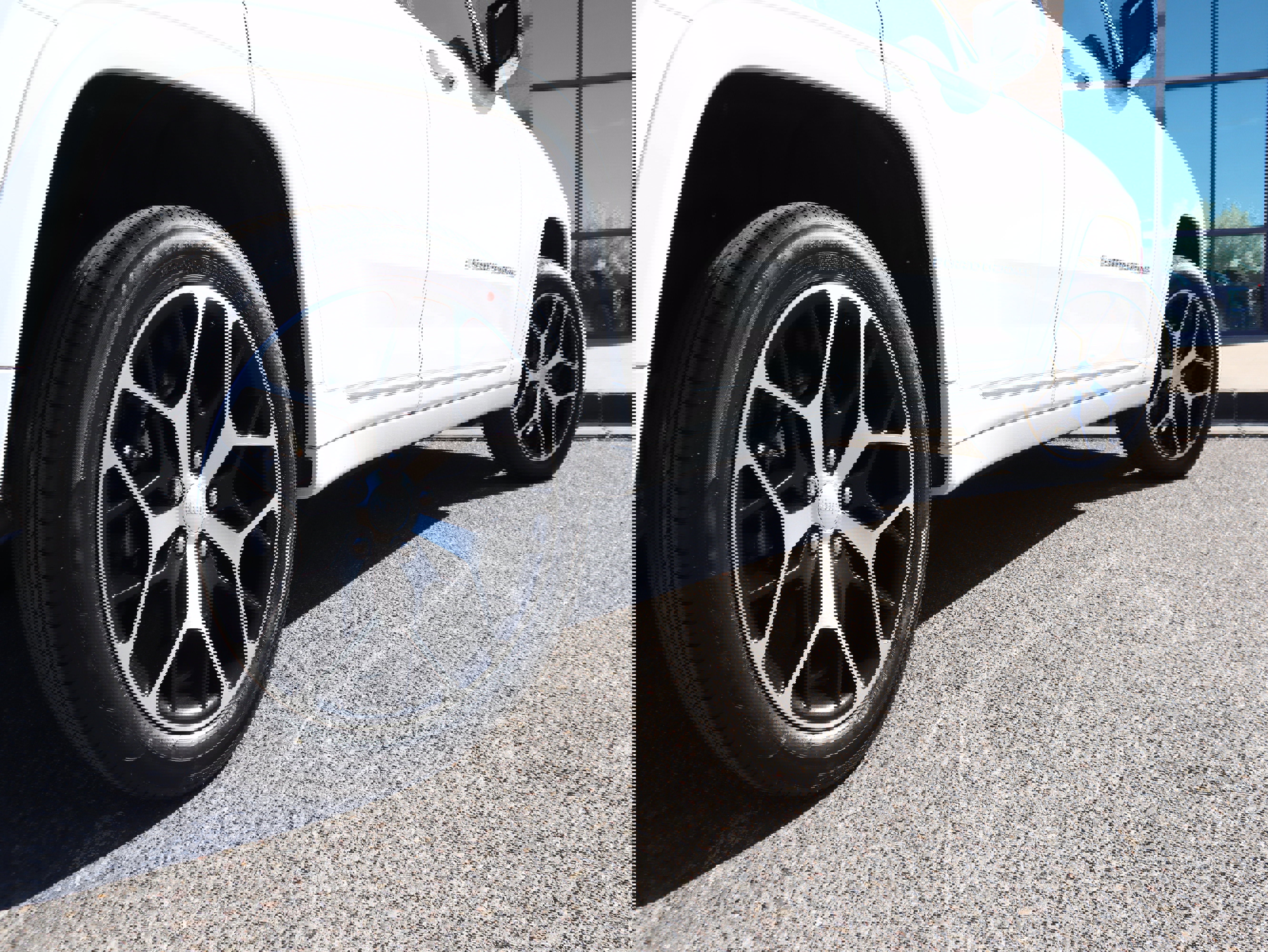 Used 2023 Jeep Grand Cherokee Summit image 11