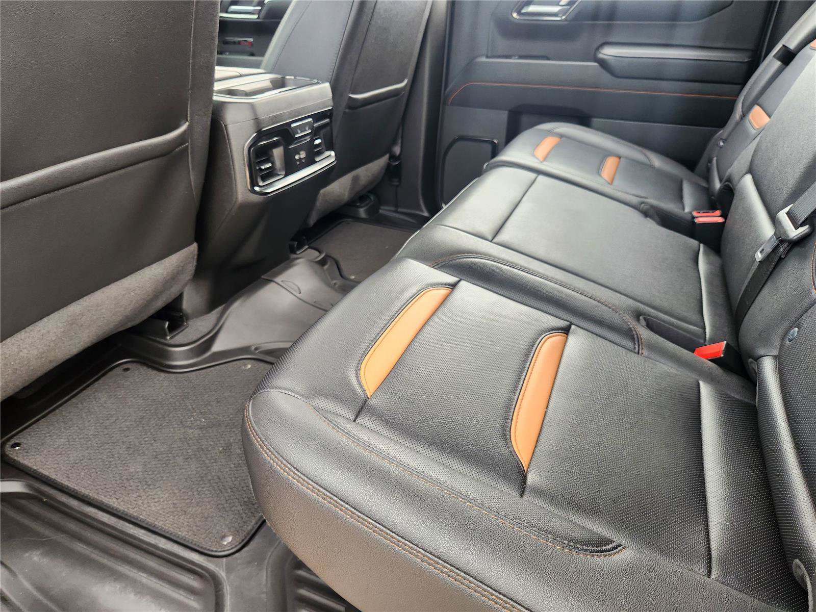Used 2023 GMC Sierra 1500 AT4 w/ Technology Package AWD/4WD image 29