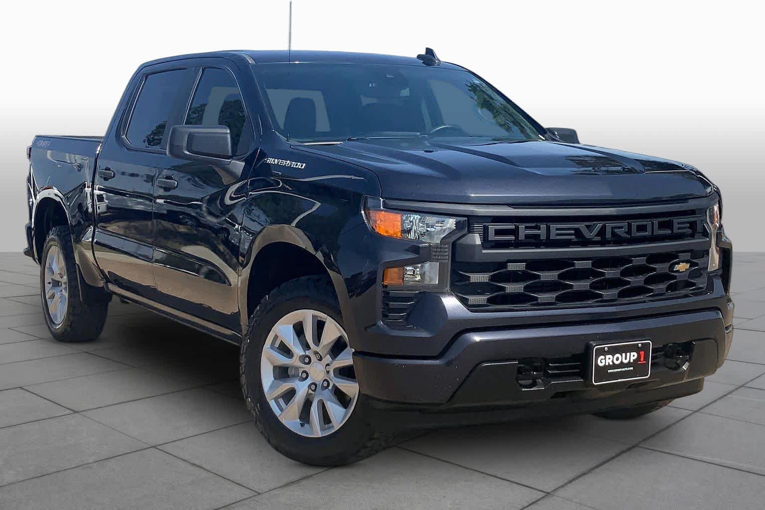 Used 2022 Chevrolet Silverado 1500 Custom AWD/4WD image 2