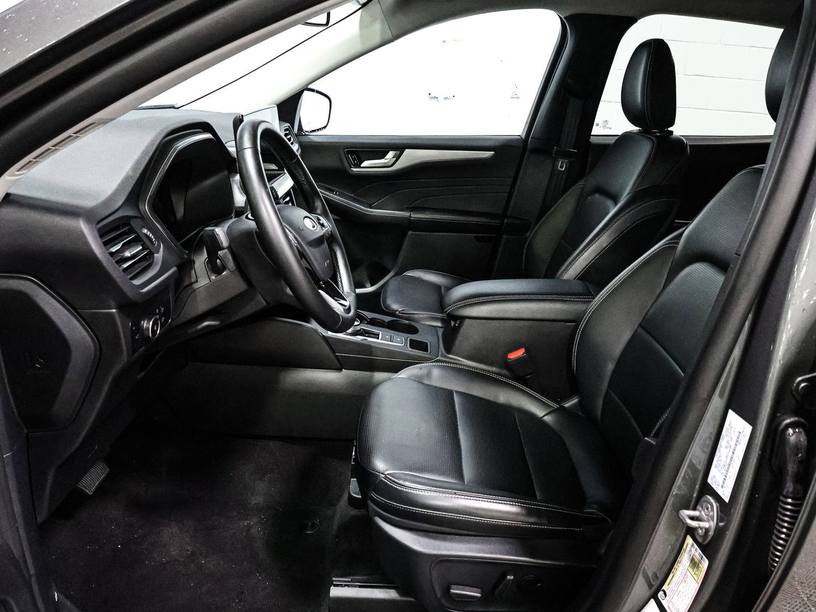 Certified 2025 Ford Escape Platinum AWD/4WD image 20