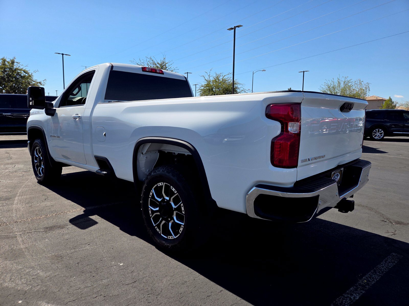 Used 2024 Chevrolet Silverado 2500 LT w/ Convenience Package RWD image 4