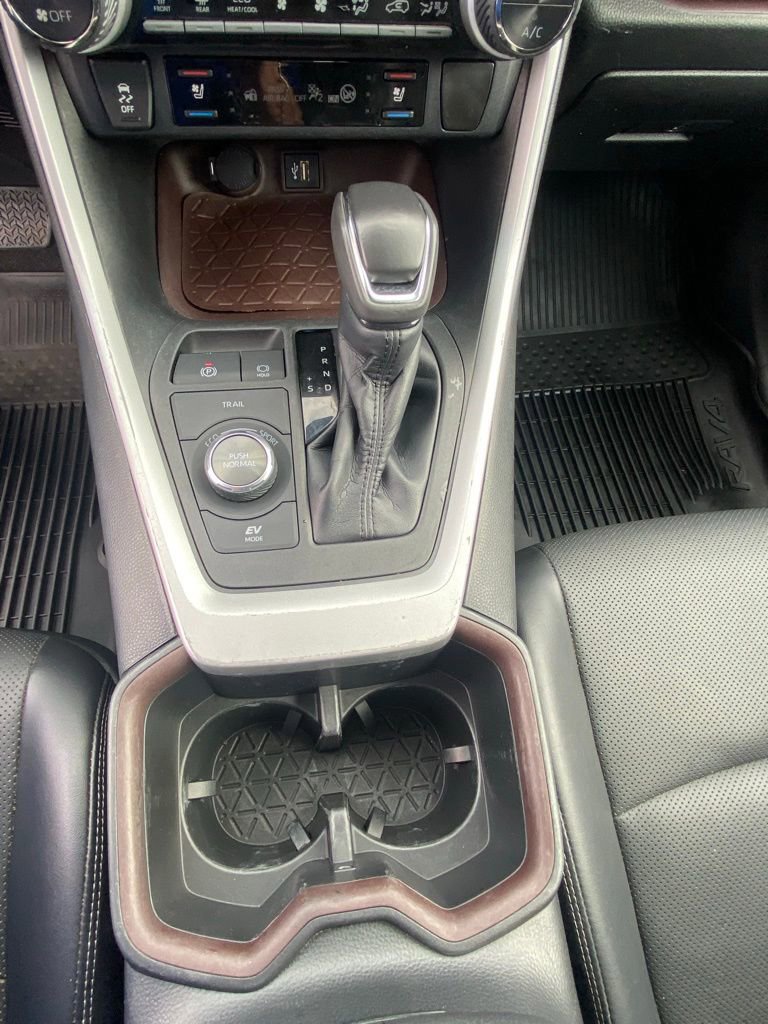 Used 2023 Toyota RAV4 Limited image 17