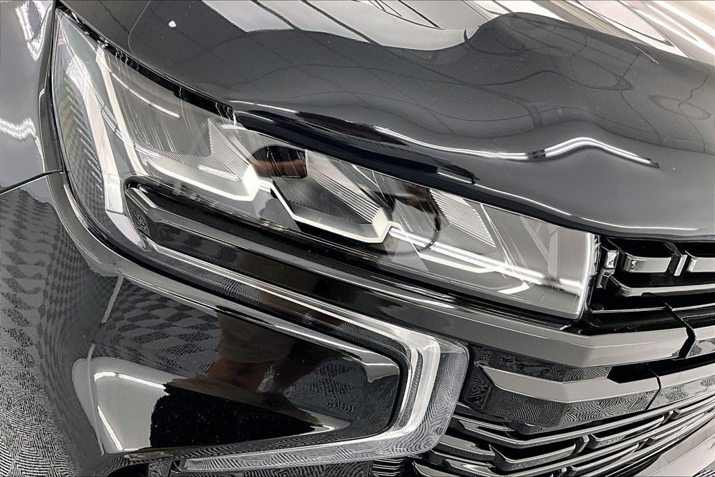 Used 2024 Chevrolet Suburban Premier AWD/4WD image 30
