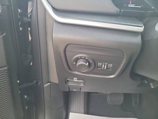 Used 2025 Jeep Grand Cherokee Altitude AWD/4WD image 17