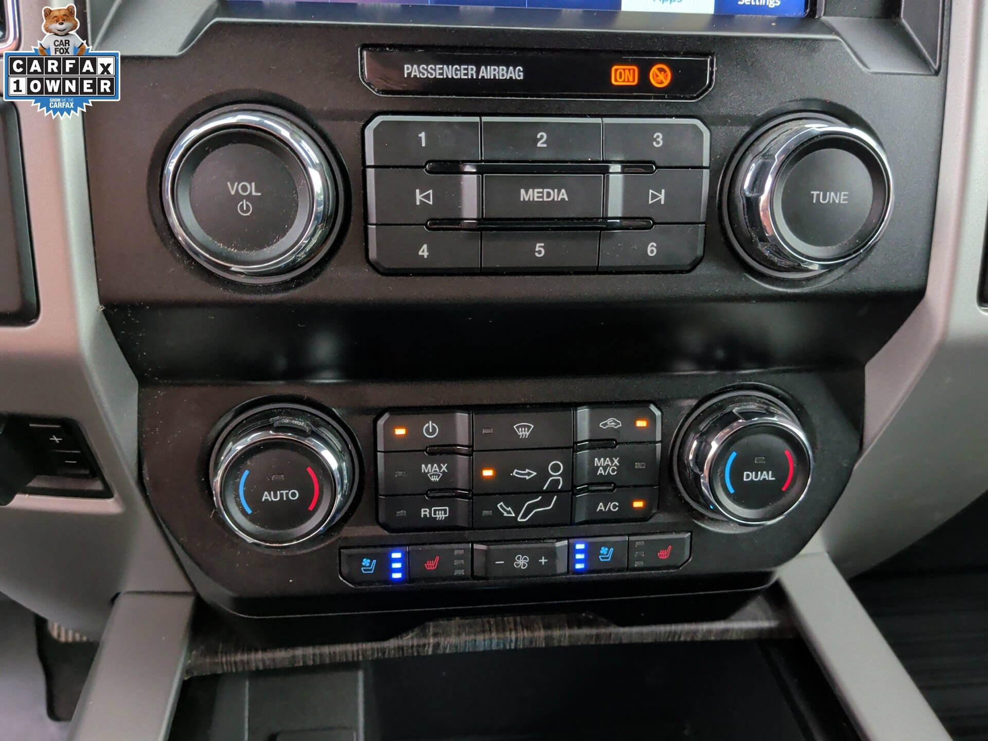 Certified 2020 Ford F550 4x4 Crew Cab Super Duty w/ Lariat Value Package image 32