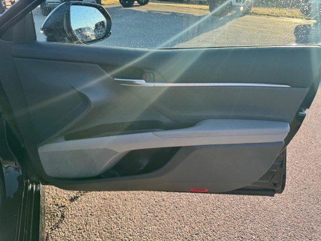 Used 2022 Toyota Camry LE FWD image 28