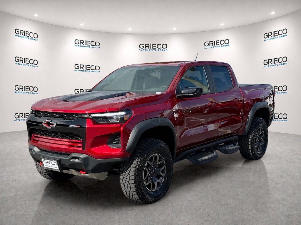 Used 2026 Chevrolet Colorado ZR2 w/ Technology Package AWD/4WD image 3