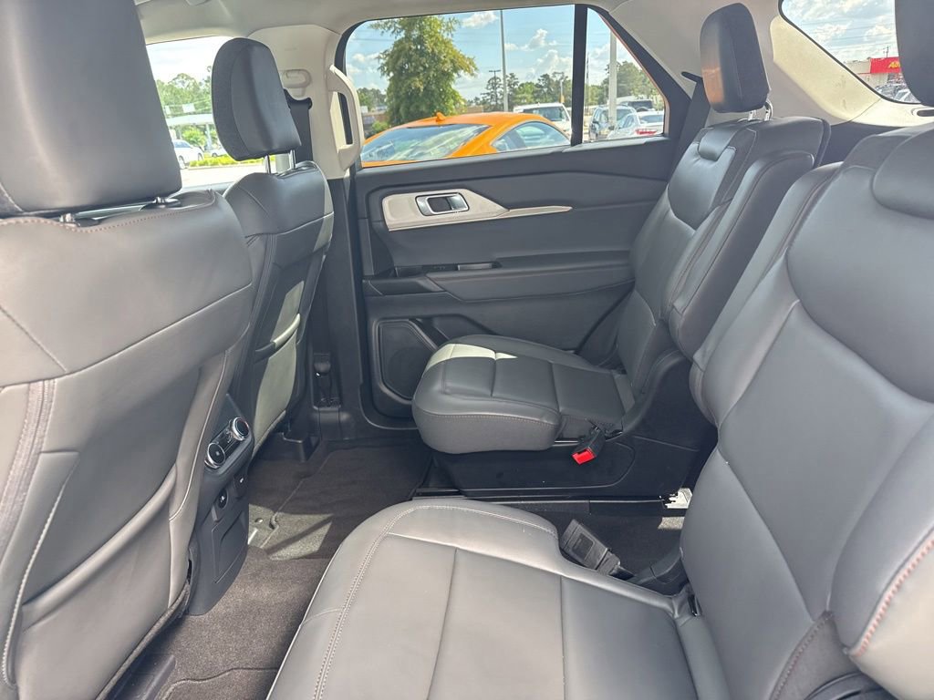 Certified 2026 Ford Explorer Active w/ Active Comfort Package RWD image 24