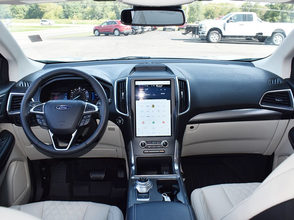 Certified 2024 Ford Edge Titanium AWD/4WD image 4