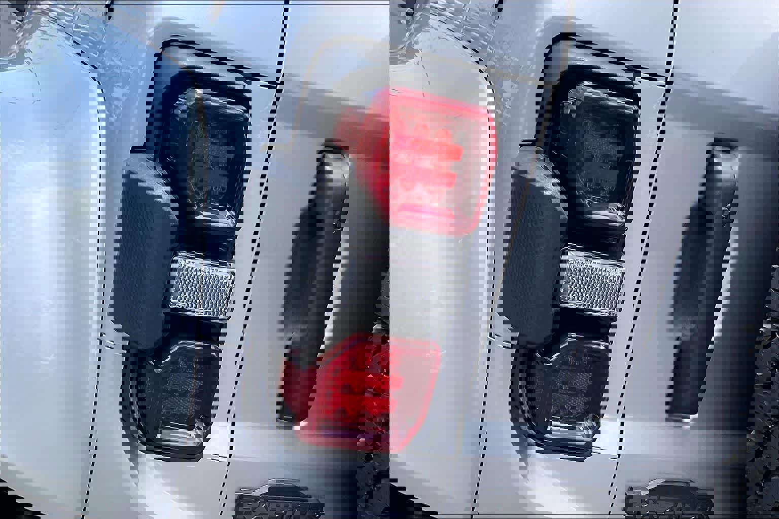 Certified 2024 Ford Bronco Raptor w/ Interior Carbon Fiber Pack 6 AWD/4WD image 32