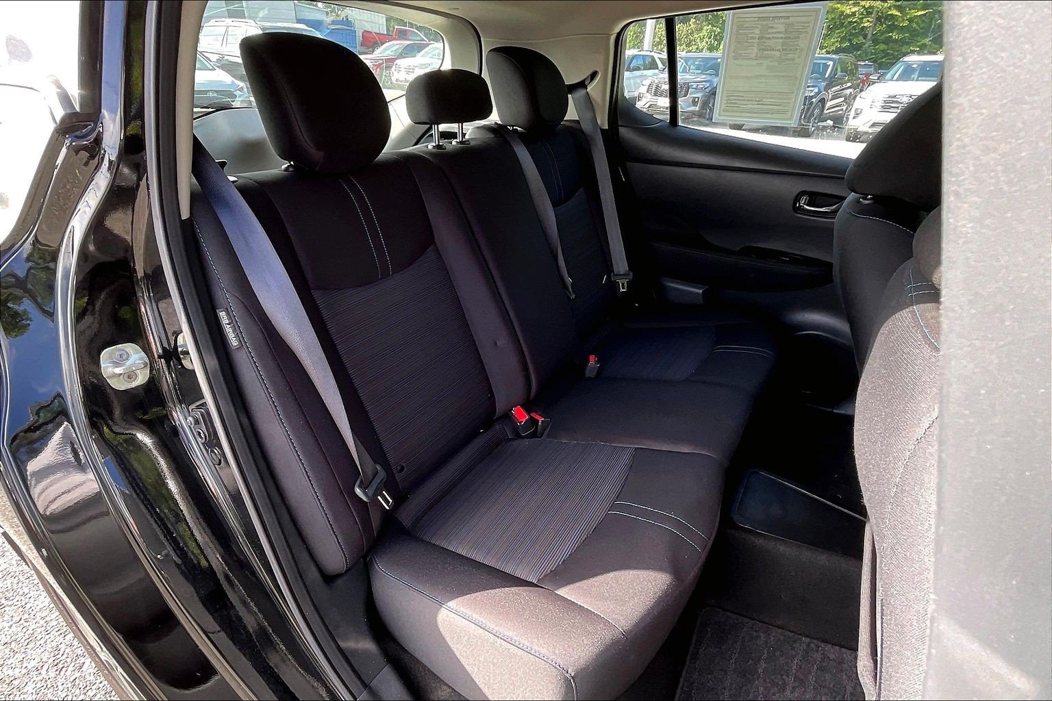 Used 2022 Nissan Leaf SV w/ SV Technology Package FWD image 27
