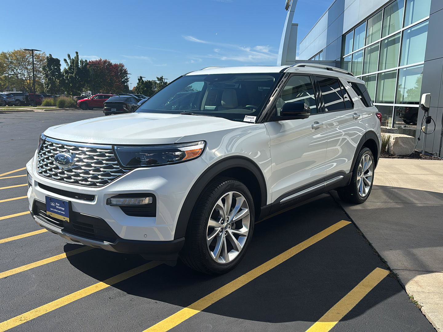 Certified 2023 Ford Explorer Platinum w/ Technology Package AWD/4WD image 8