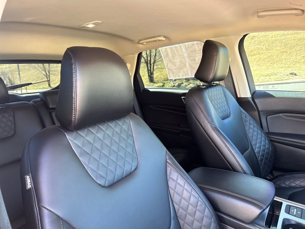Certified 2024 Ford Edge Titanium AWD/4WD image 30