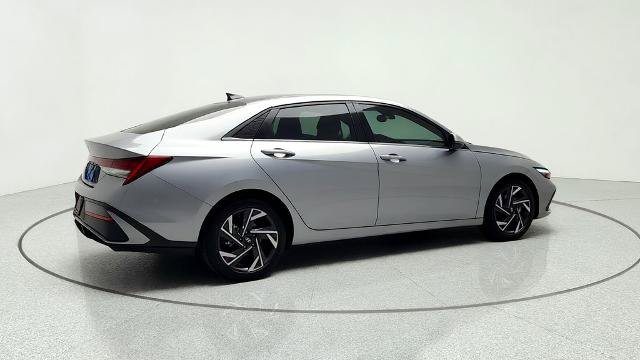 Used 2025 Hyundai Elantra SEL FWD image 8