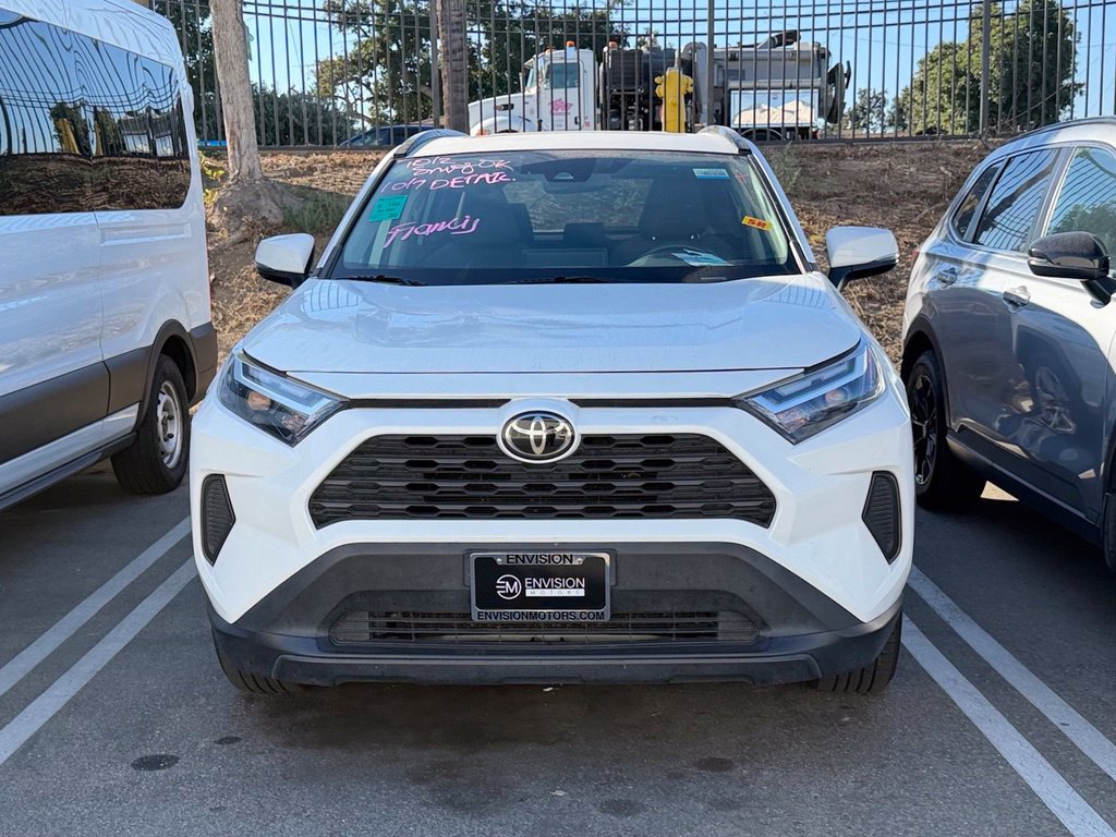 Used 2022 Toyota RAV4 XLE w/ Convenience Package FWD image 2