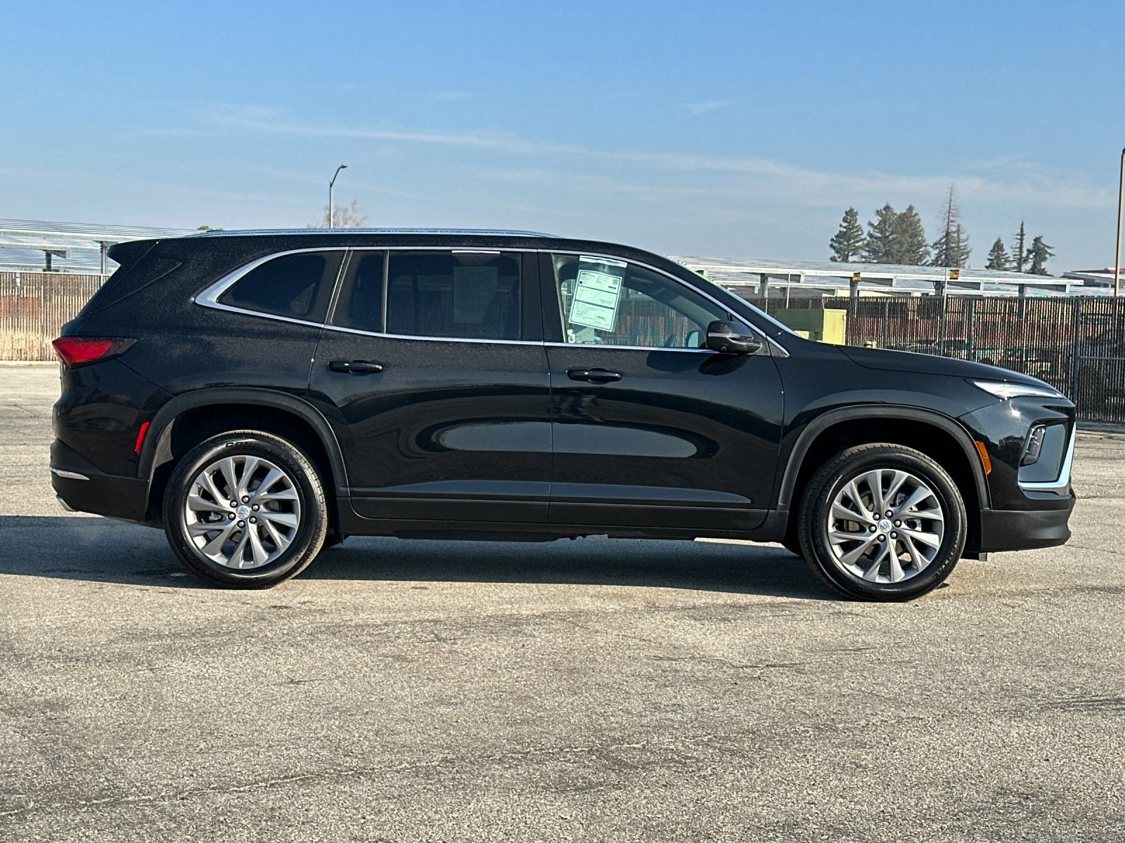 Used 2025 Buick Enclave Preferred image 6