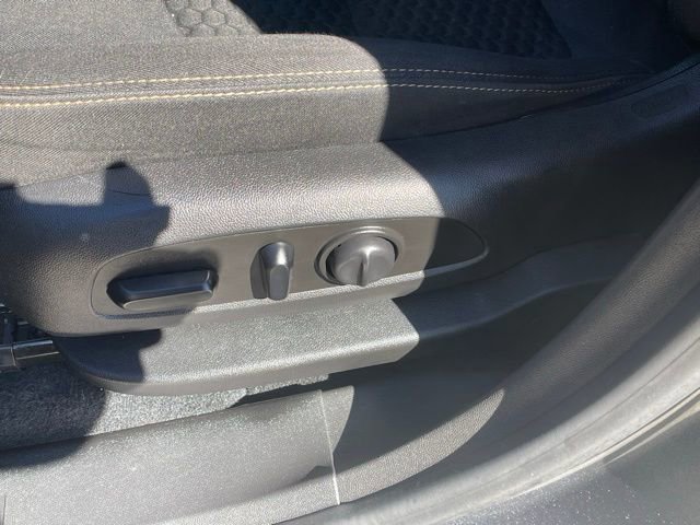 Used 2020 GMC Terrain SLE w/ Driver Convenience Package image 13