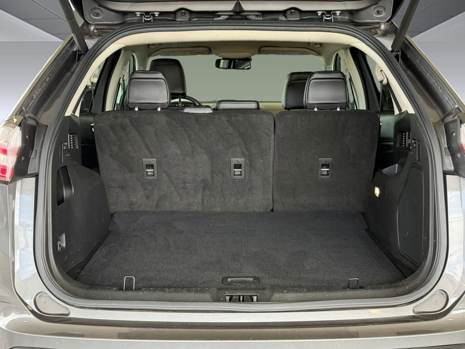 Certified 2024 Ford Edge Titanium image 31