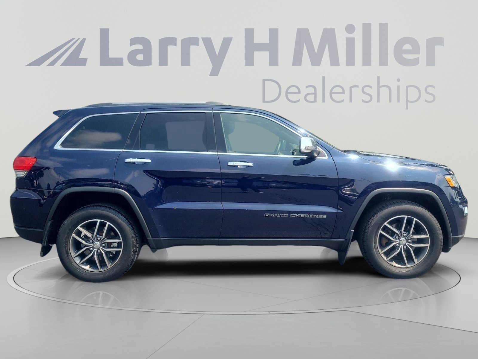 Used 2017 Jeep Grand Cherokee Limited AWD/4WD image 6