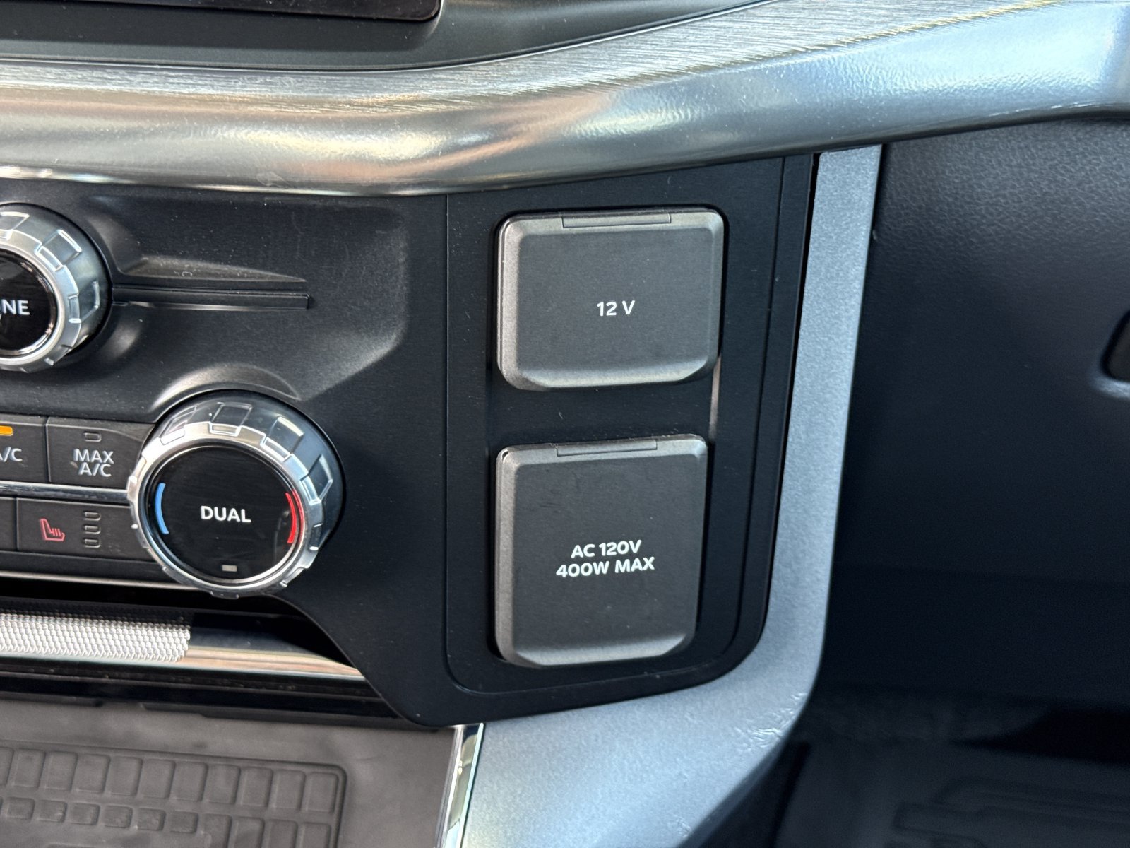 Certified 2022 Ford F150 Lariat w/ FX4 Off-Road Package AWD/4WD image 30