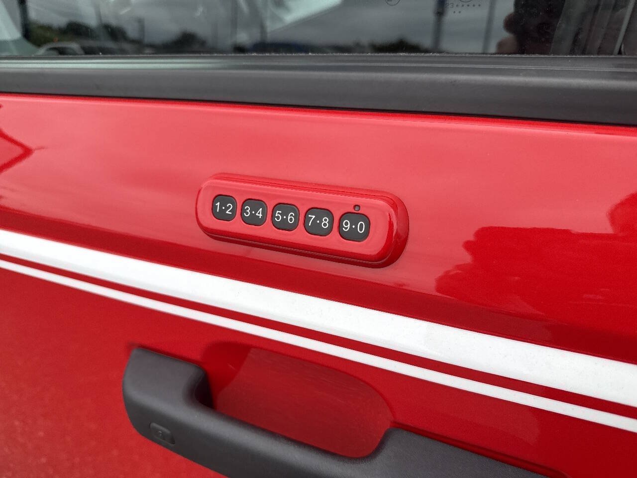 Certified 2023 Ford Bronco Heritage Edition AWD/4WD image 31