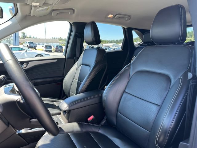 Certified 2025 Ford Escape Platinum AWD/4WD image 10