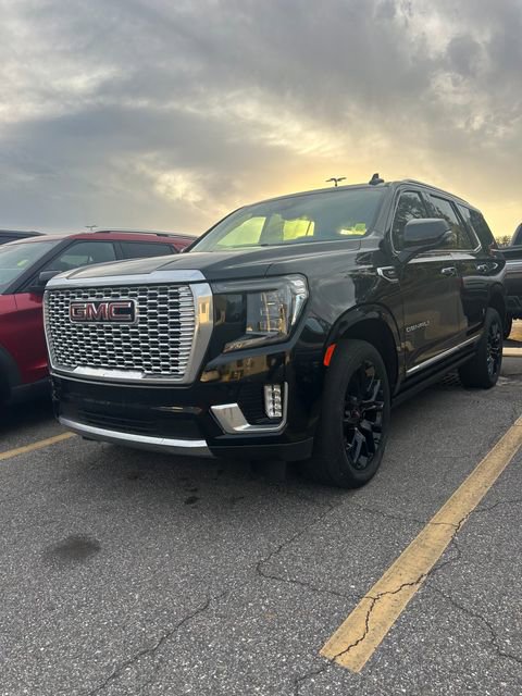 Used 2023 GMC Yukon Denali w/ Denali Reserve Package image 1