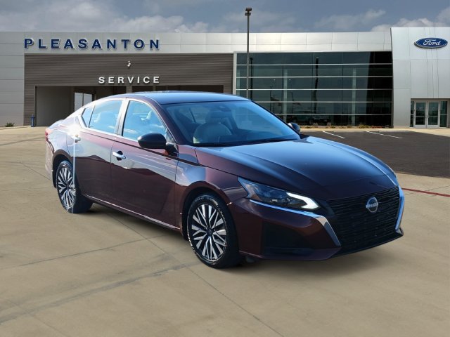 Used 2025 Nissan Altima 2.5 SV FWD image 7
