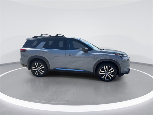Used 2023 Nissan Pathfinder Platinum w/ Cargo Package image 7
