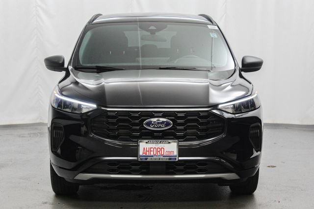 Certified 2023 Ford Escape ST-Line w/ Tech Pack #1 AWD/4WD image 3