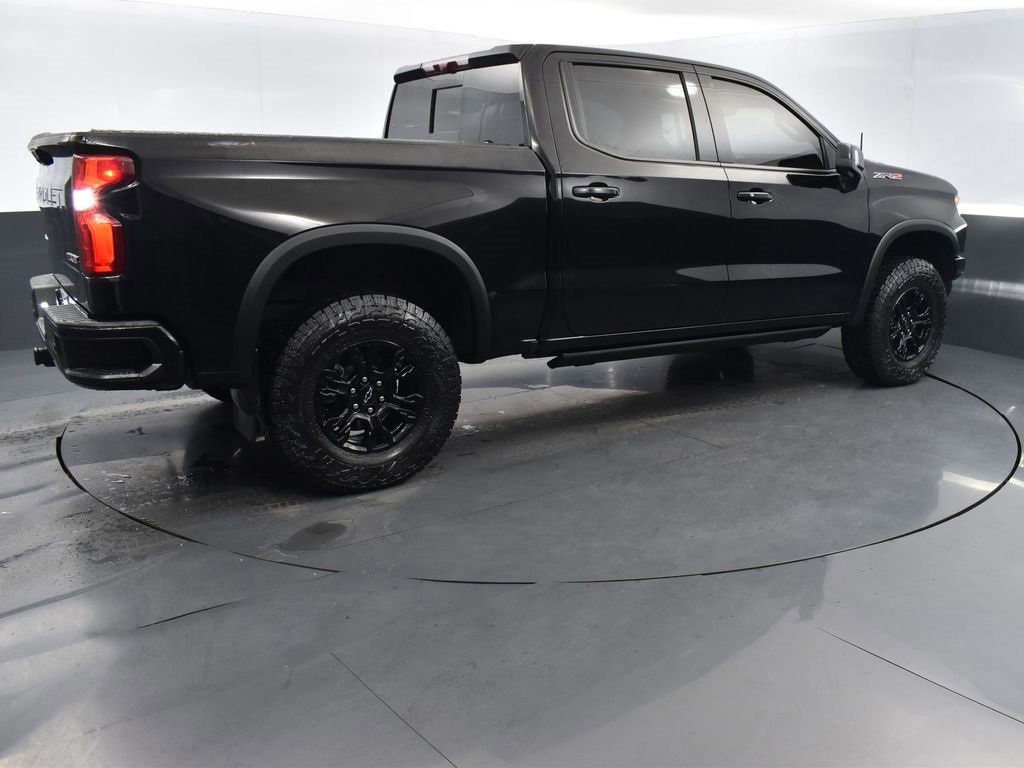 Used 2025 Chevrolet Silverado 1500 ZR2 w/ Technology Package image 5