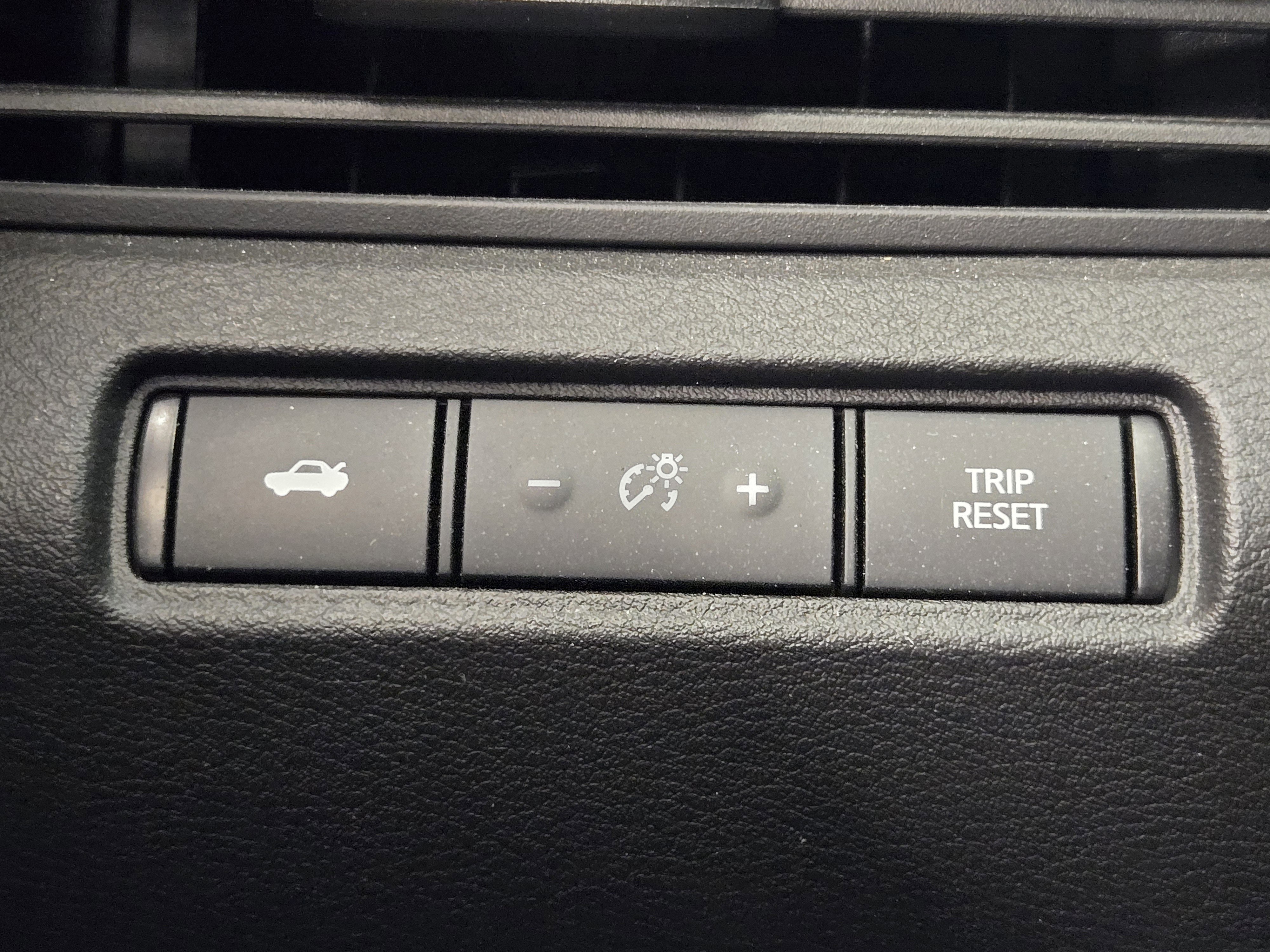 Used 2024 Nissan Altima 2.5 SR FWD image 23