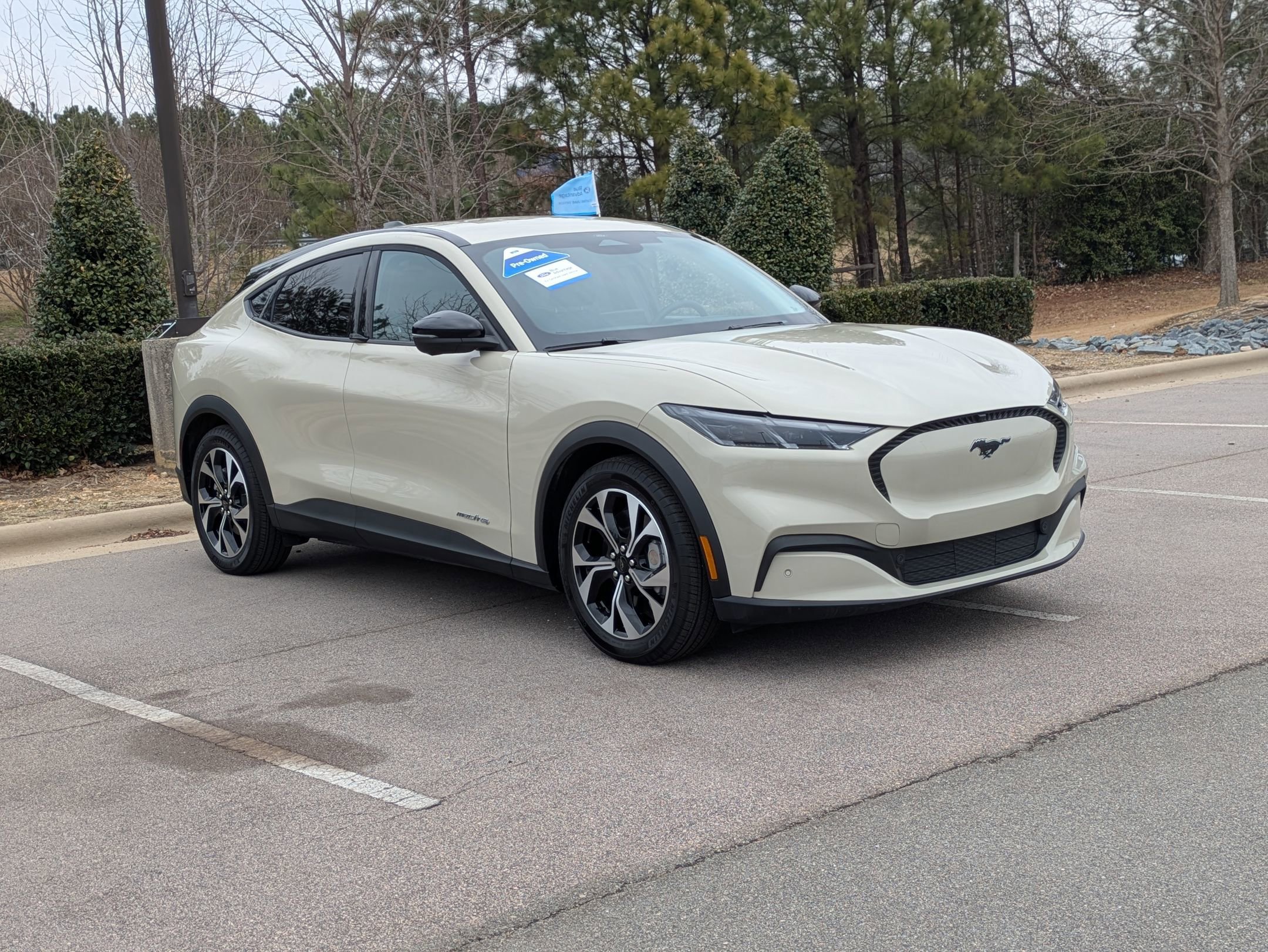 Certified 2025 Ford Mustang Mach-E Select w/ Comfort Package Lite image 8