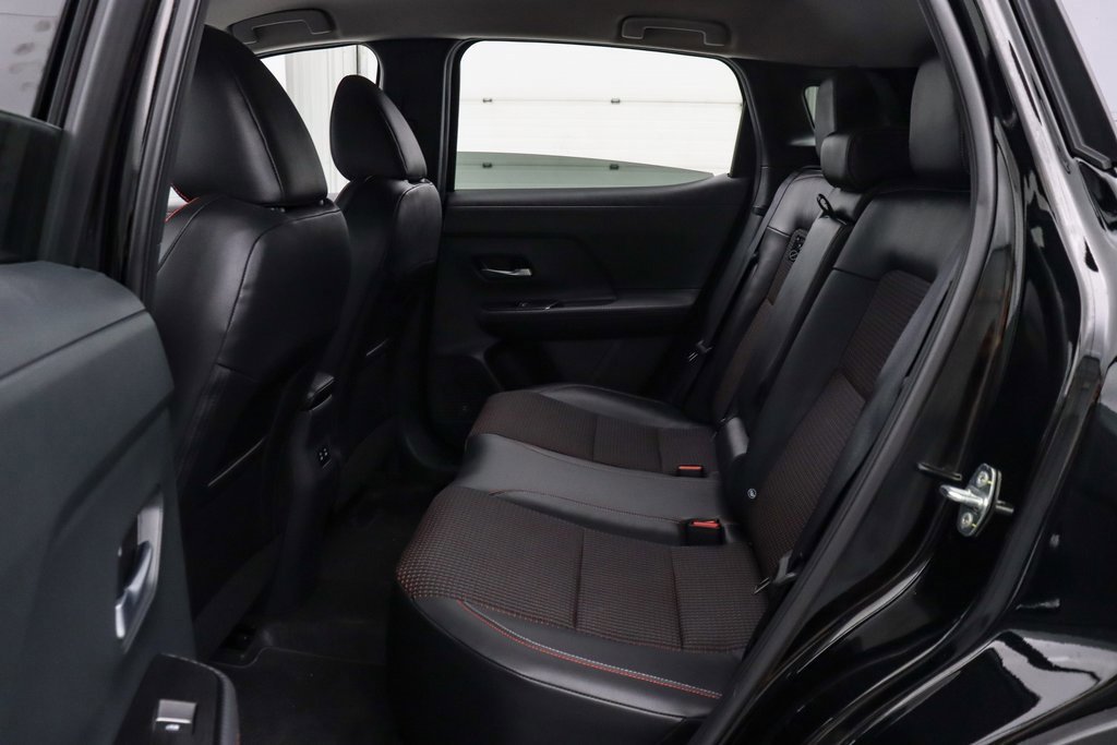 Used 2025 Nissan Kicks SR image 18