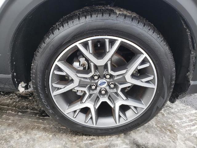 Certified 2025 Ford Explorer Platinum w/ Ultimate Package image 27