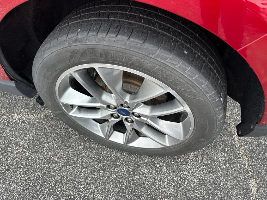 Certified 2018 Ford Edge Titanium w/ Equipment Group 302A AWD/4WD image 7