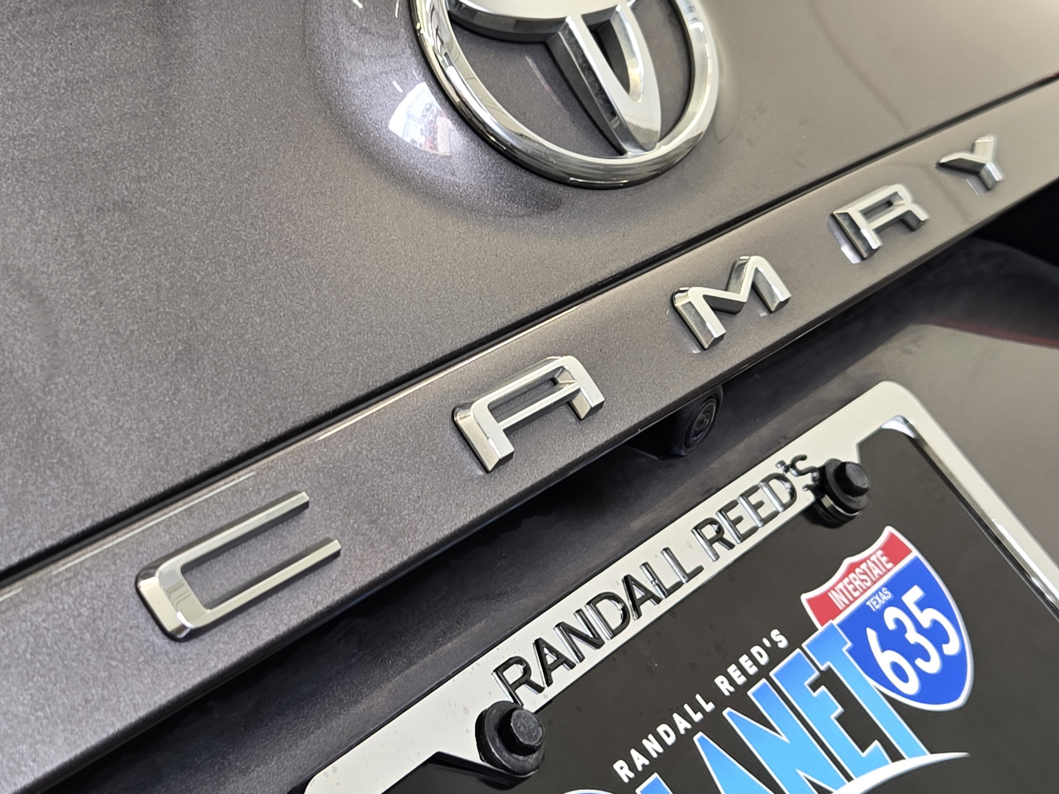 Used 2021 Toyota Camry SE FWD image 12