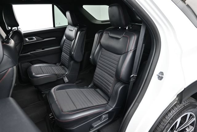 Certified 2025 Ford Explorer ST-Line AWD/4WD image 28