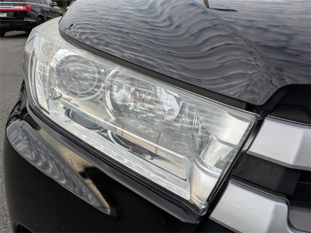 Used 2018 Toyota Highlander XLE image 10