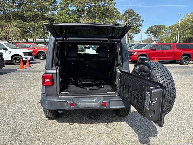 Used 2018 Jeep Wrangler Unlimited Sahara w/ Dual Top Group image 9