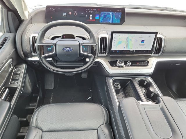 Certified 2025 Ford Expedition Platinum image 18