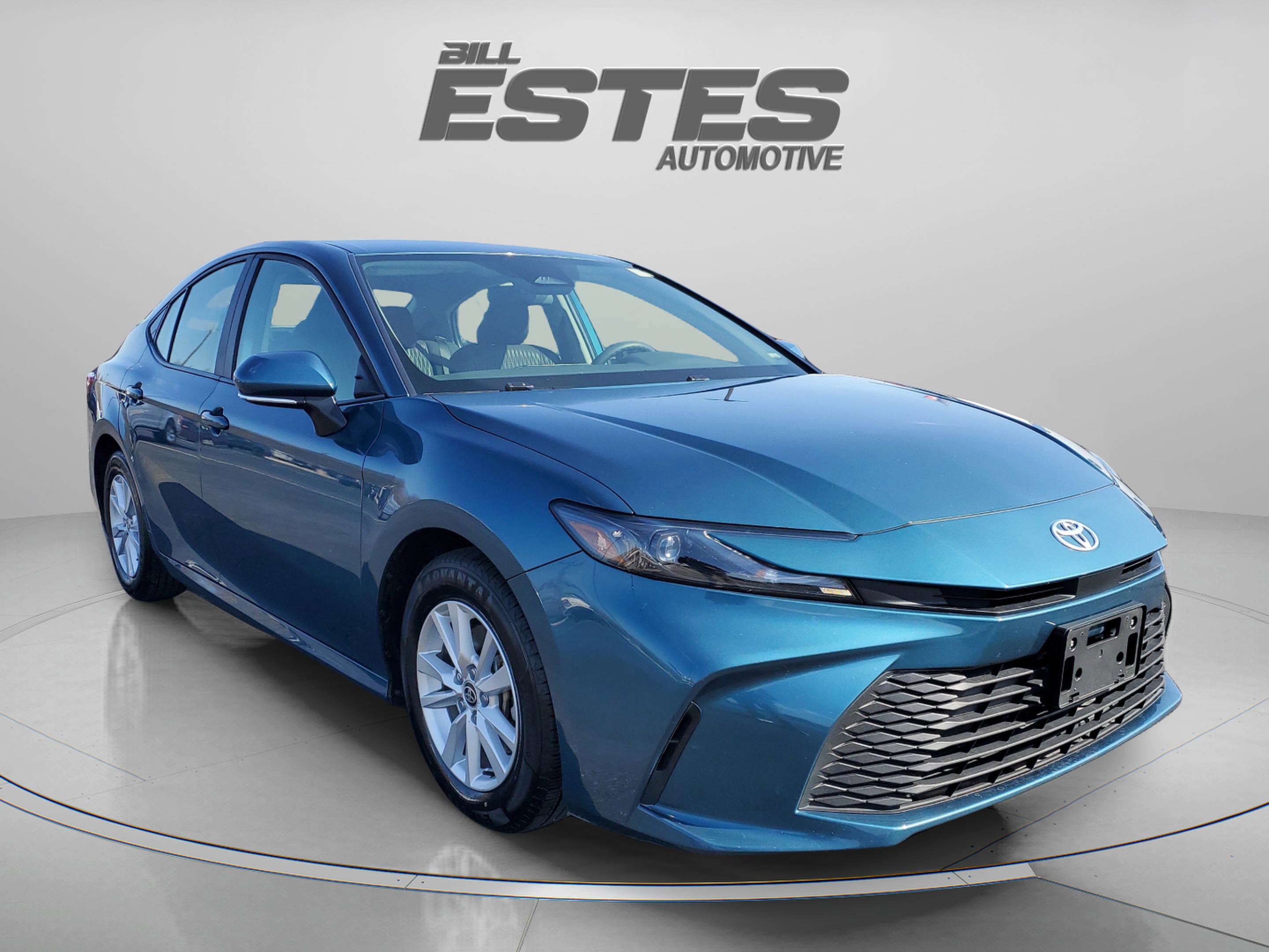 Used 2025 Toyota Camry LE image 5