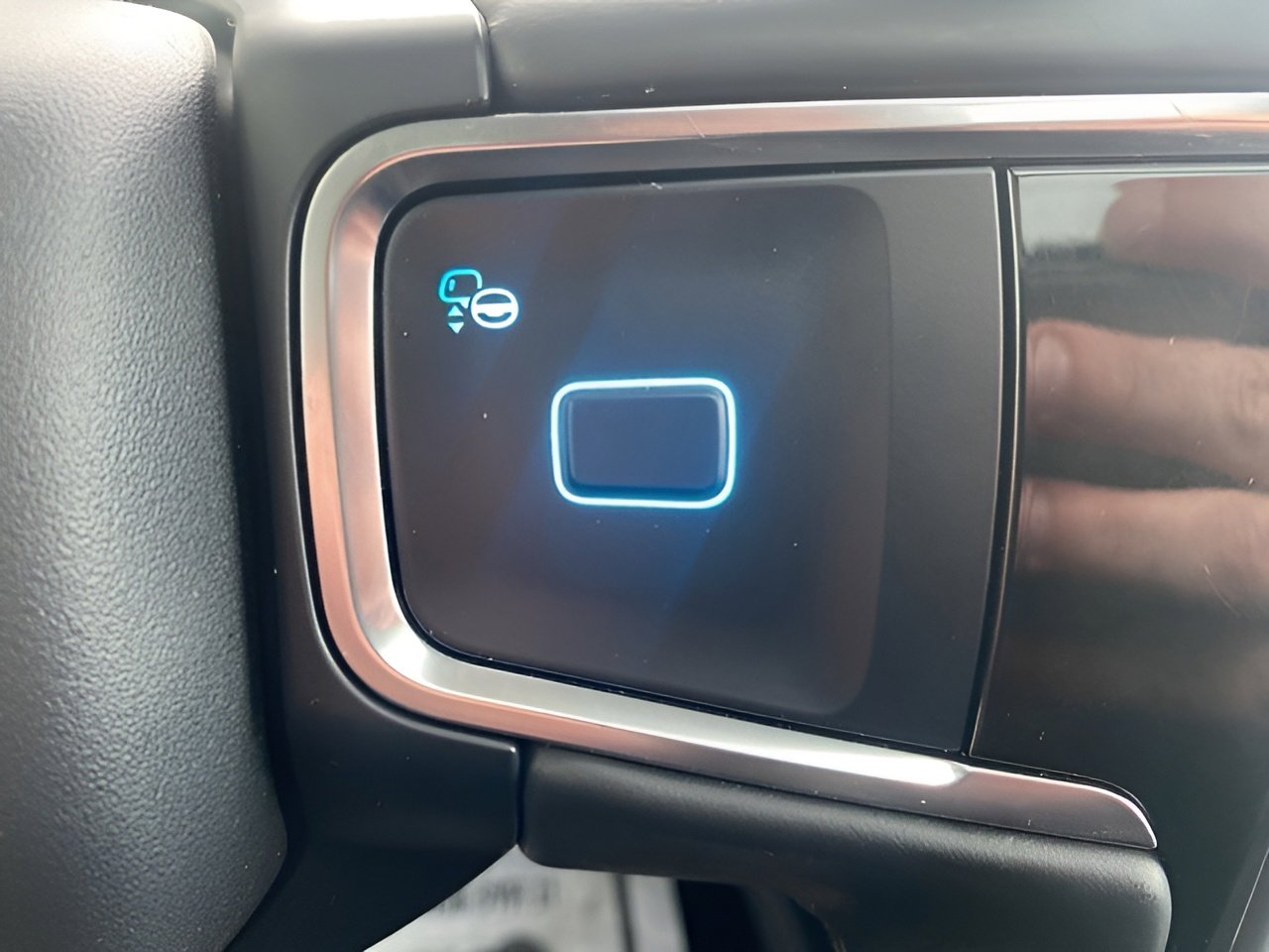 Certified 2025 Ford Expedition Max Platinum image 17