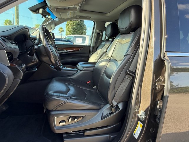 Used 2020 Cadillac Escalade ESV Luxury AWD/4WD image 14