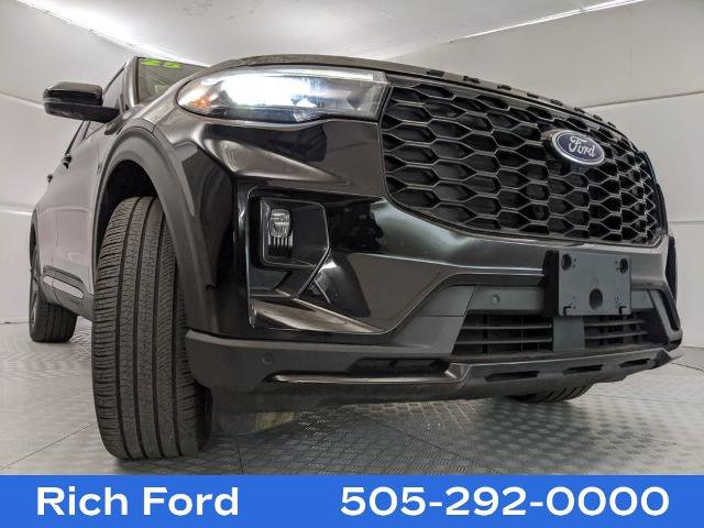 Certified 2025 Ford Explorer ST-Line w/ ST-Line Street Pack image 30