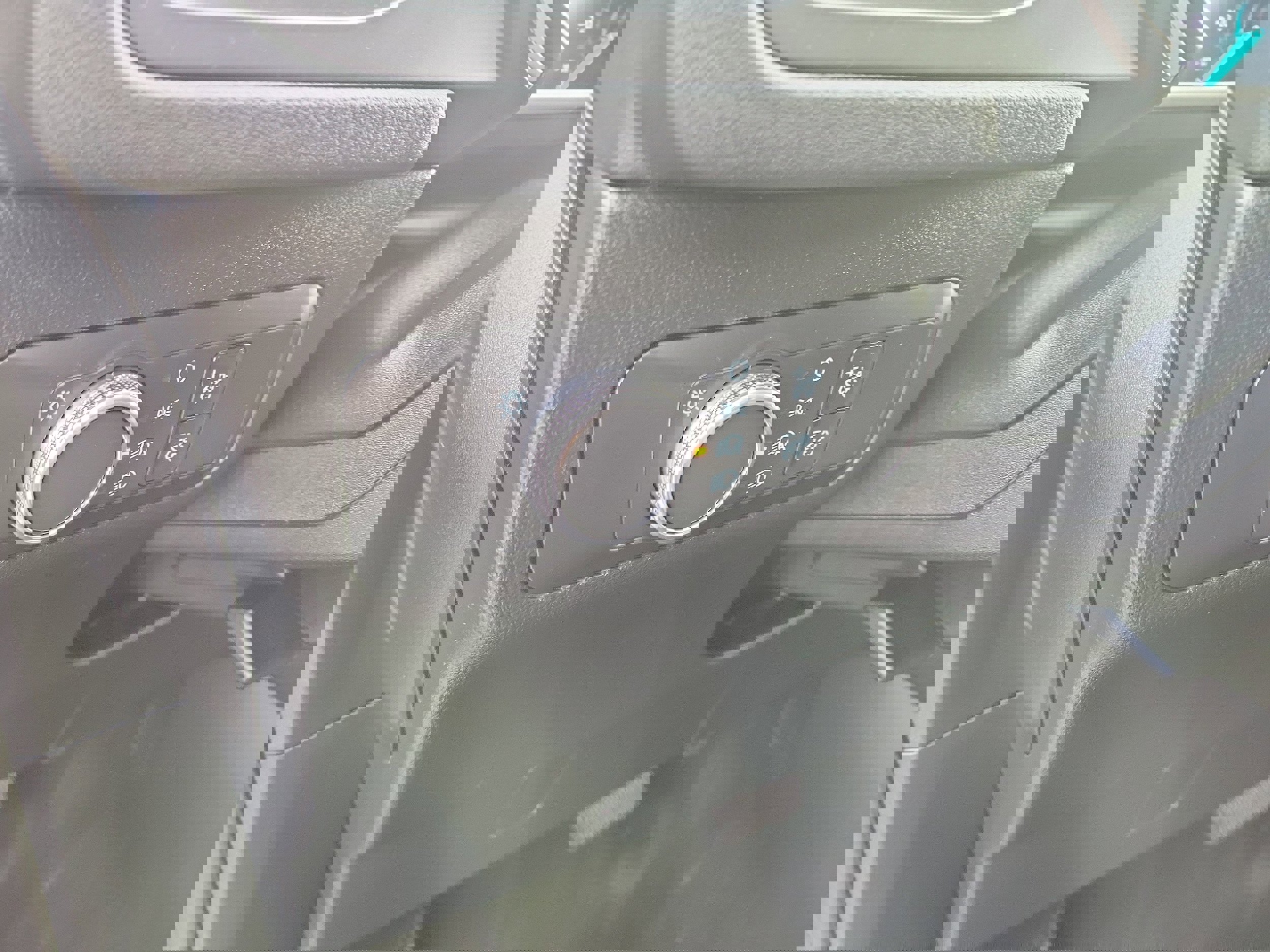 Certified 2020 Ford Escape SE image 20