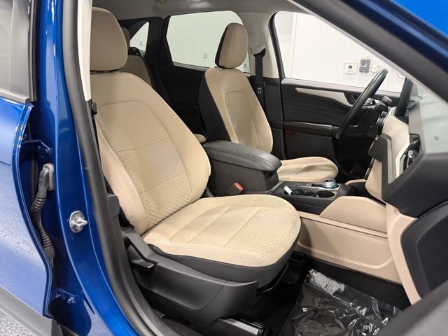 Certified 2022 Ford Escape SE w/ Cold Weather Package AWD/4WD image 36