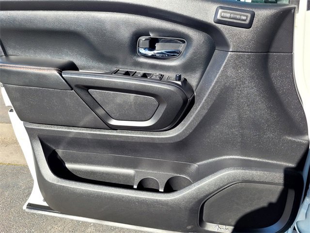 Used 2021 Nissan Titan PRO-4X w/ Pro-4x Convenience Package image 15